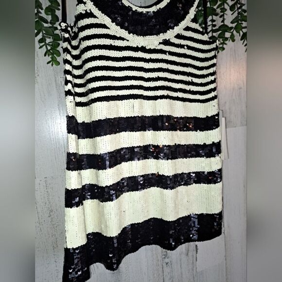 NWT Forum Tufi Duek Sequin Top - Picture 4 of 8